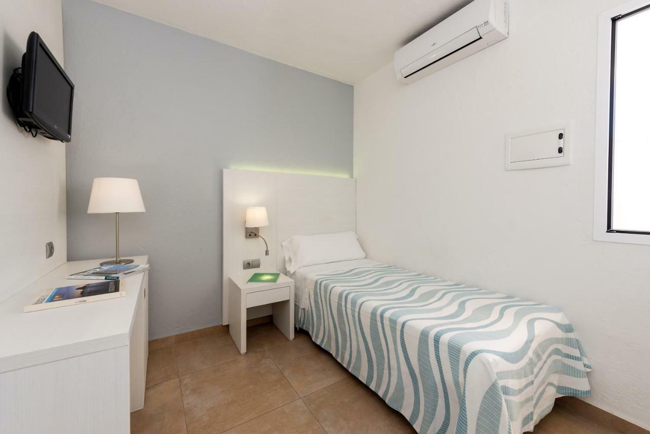 Hostal Pitiusa Ибиса Екстериор снимка